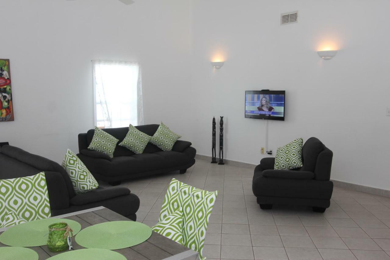 Villa The White House Jolly Harbour Esterno foto
