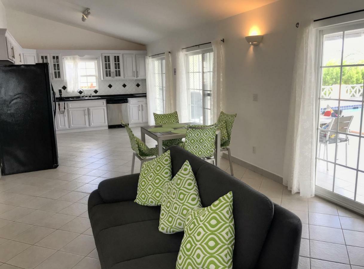 Villa The White House Jolly Harbour Esterno foto